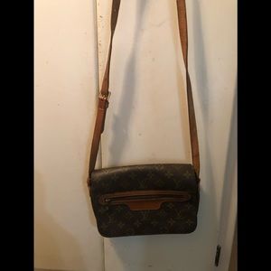 Louis Vuitton crossbody bag